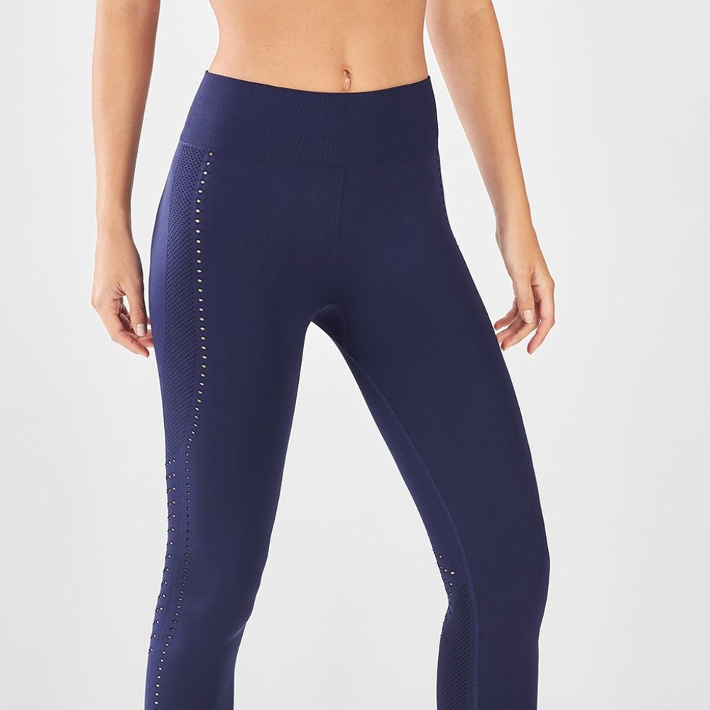 NWT Fabletics Delta 7/8 Tight